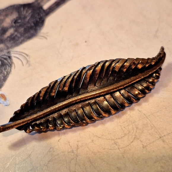 Bronze Leaf Brooch - Picture 4 of 7